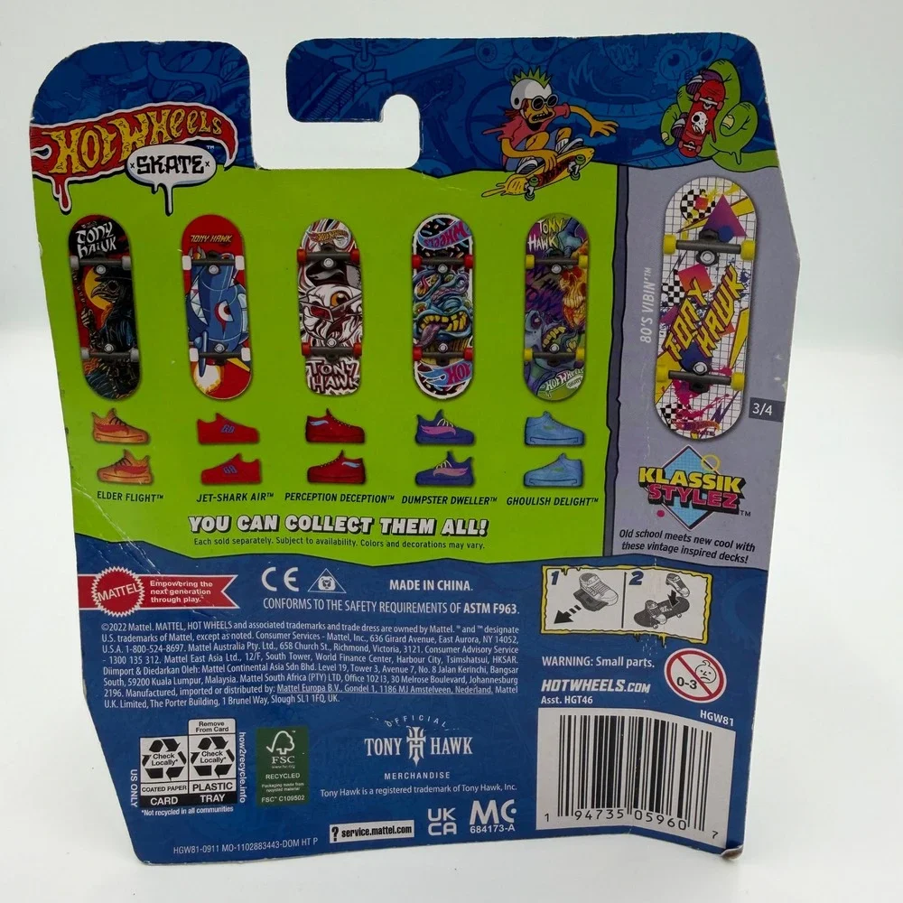 Hot‎ Wheels Skate Tony Hawk 80's Vibin' Fingerboard with Blue Skate Shoes HGT46